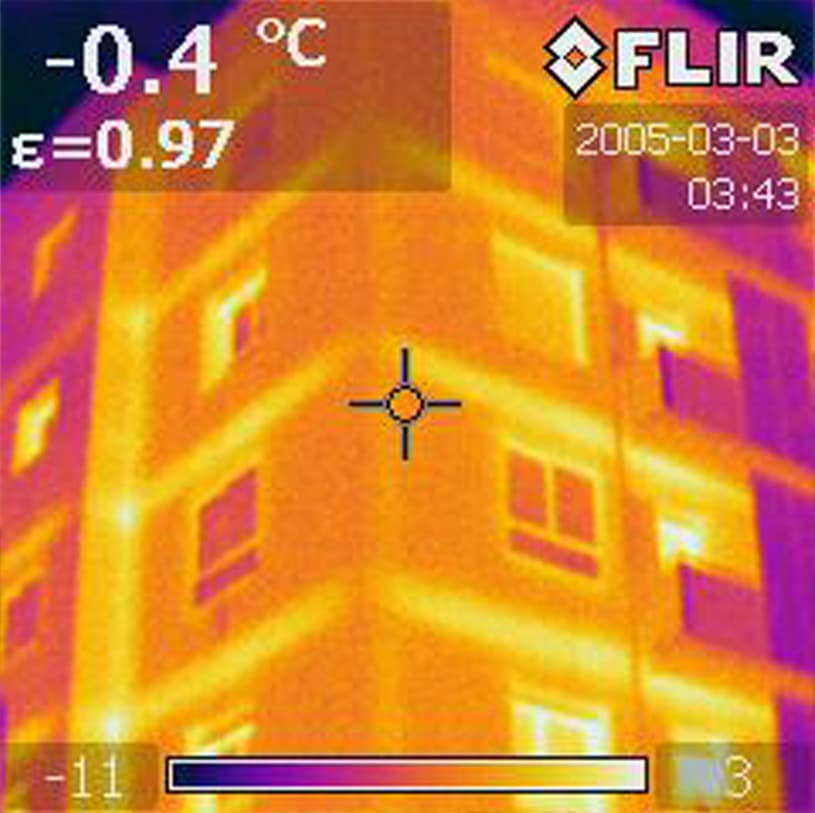 fotografia camara termografica rhonatherm edificio mal aislado