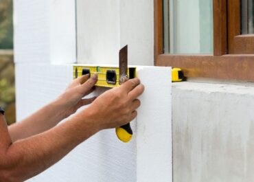 Maquinaria para la instalación de SATE: herramientas clave para una correcta ejecución del sistema Rhonatherm